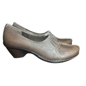 SoftWalk Women’s Leather Slip-On Shoes 7.5 Narrow Comfortable Casual Flats